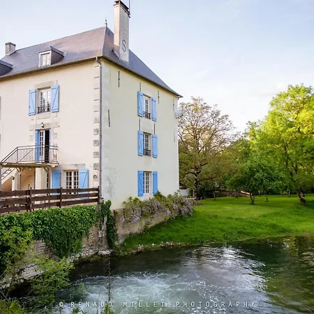 Le Moulin De Bois Coûtant Couette-café *